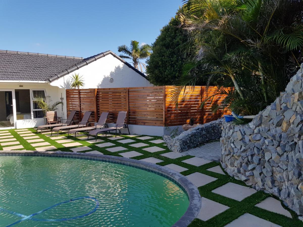 Reef View Bnb East London Esterno foto