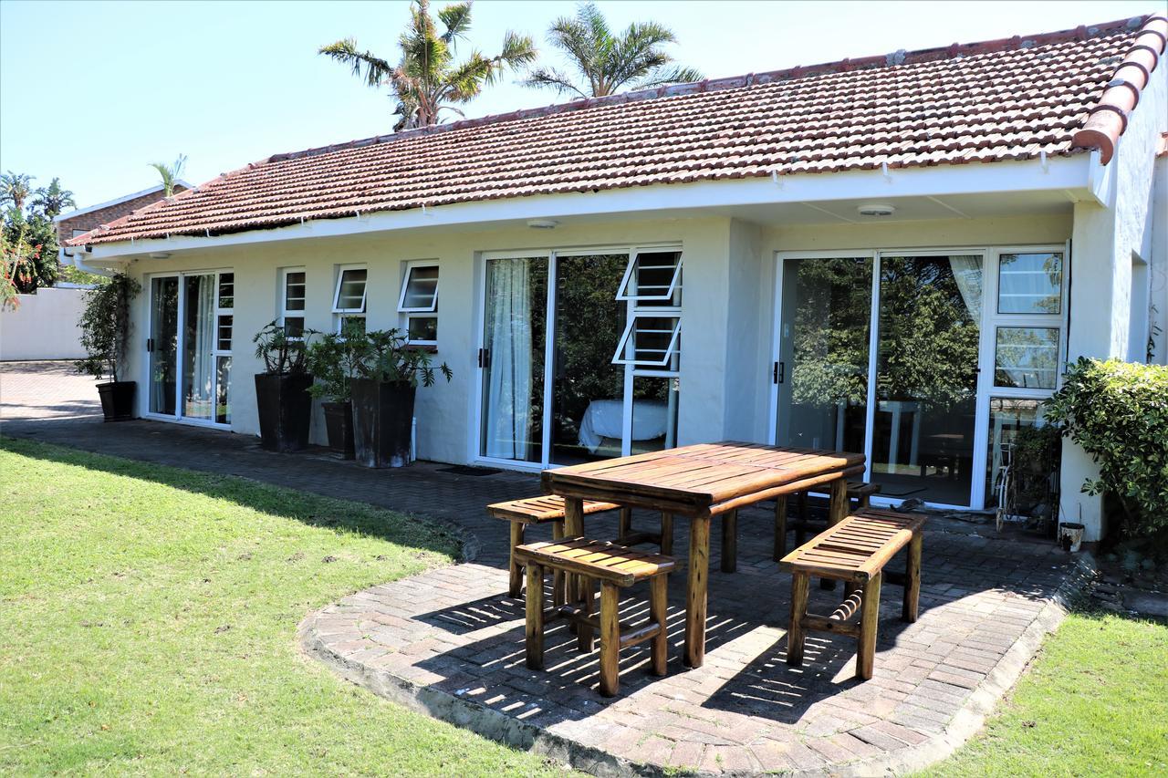 Reef View Bnb East London Esterno foto