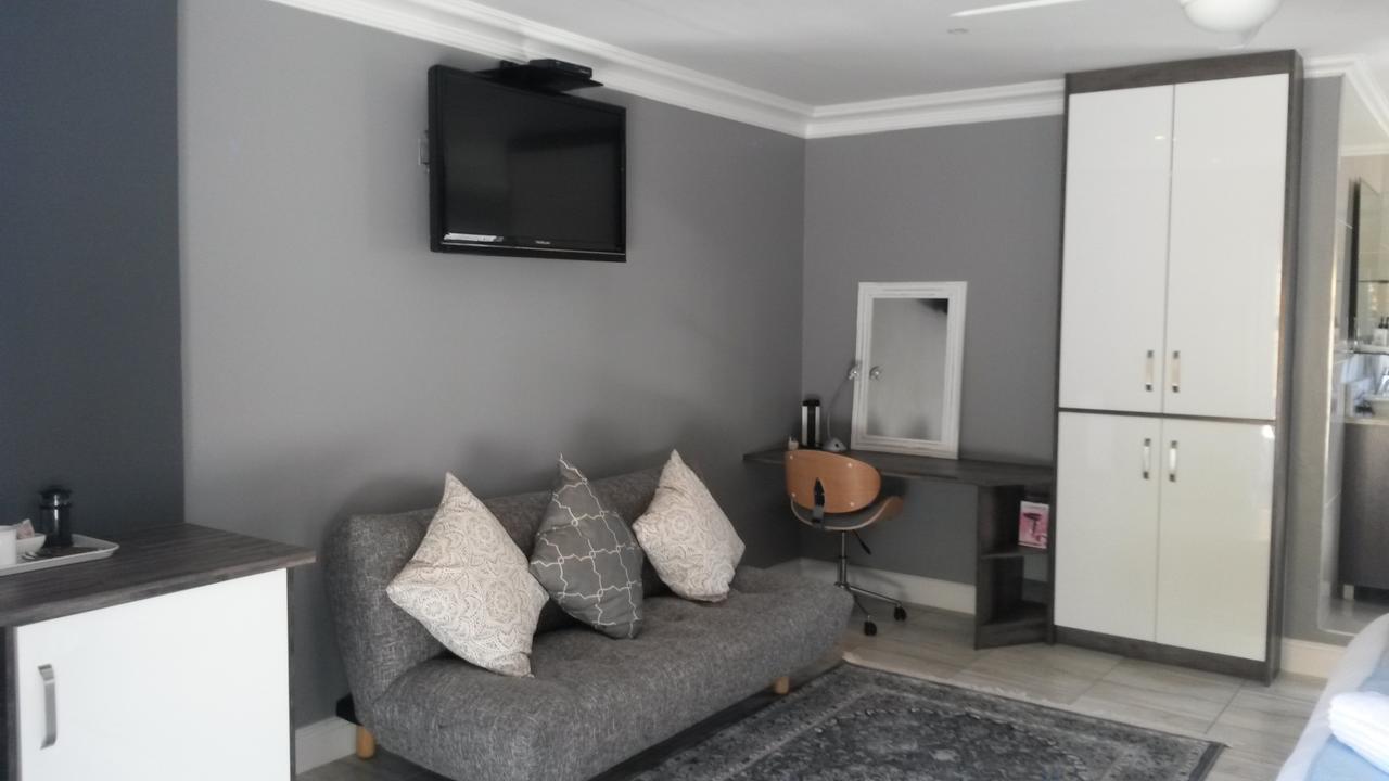 Reef View Bnb East London Esterno foto