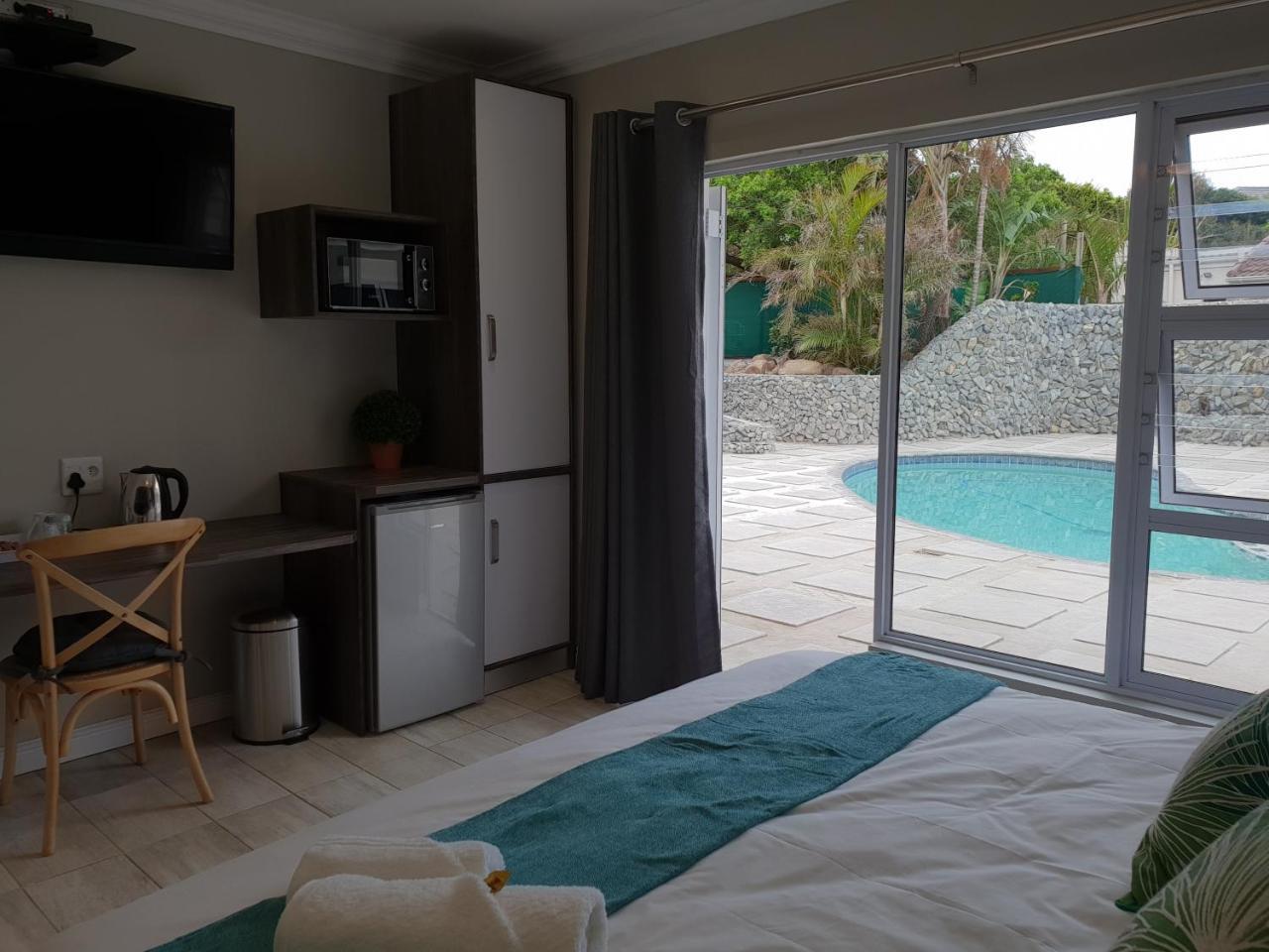 Reef View Bnb East London Esterno foto